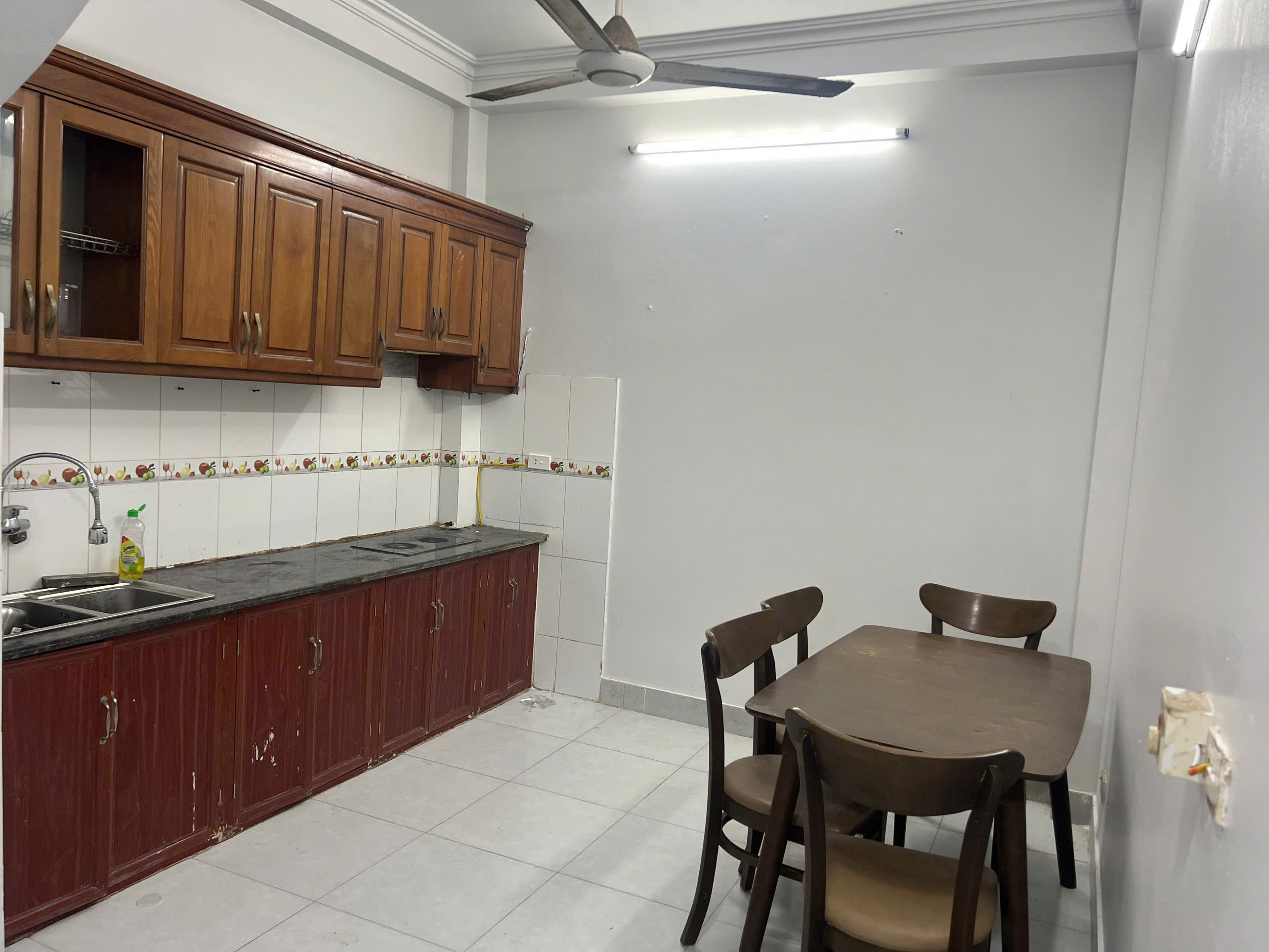 Cho thuê nhà ngõ 22 Lương Khánh Thiện, 4 tầng + 1 tum, 33m2, 4 ngủ, 12 Triệu - Ảnh 3